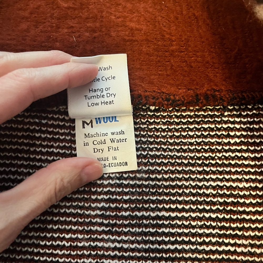 Women’s Solid Wool Red Patterned Sweater - image 3